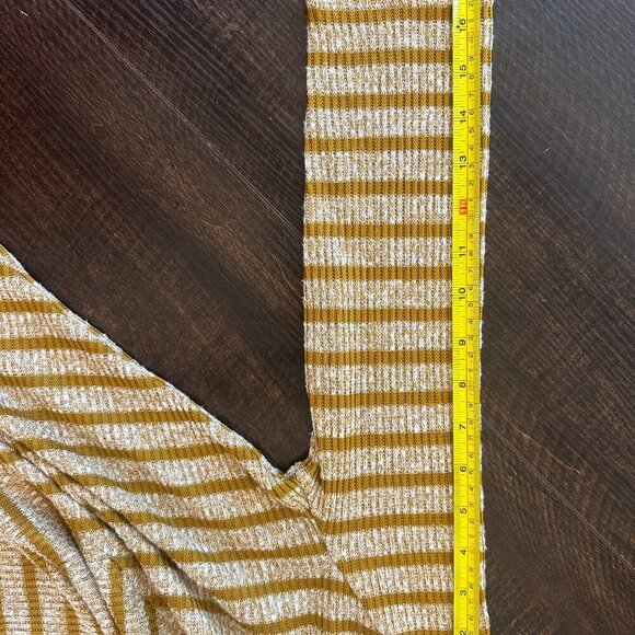 Liverpool Women’s Tan and Cream Chevron Pattern 3/4 Sleeve X-Shirt Small - Picture 5 of 6